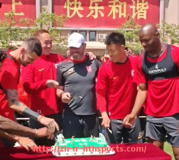 华体会hth登录入口-AC米兰2003年欧冠联赛决赛精彩瞬间回顾